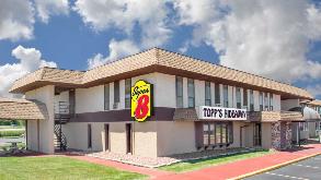 4506 Lake Cir Windsor Parking