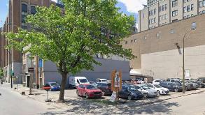 990 St Jacques Parking