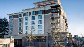 Hampton Inn & Suites by Hilton Seattle Northgate - 9550 1st Avenue NE Parking