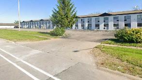 Moline Bell Hotel - 2501 52nd Ave Parking