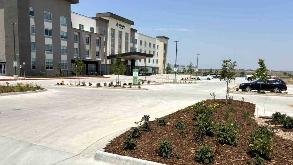 Holiday Inn DIA Airport Parking