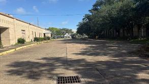 1335 La Concha Ln Parking