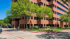 Brook Hollow Office - 2301 East Lamar Blvd Parking