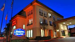 Hampton Inn & Suites Mountain View _ 390 Moffett Blvd Parking
