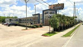 Hotel Solara I-45 & College Ave_9109 Gulf Fwy Parking