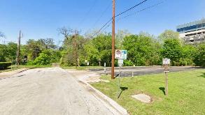 611 Wood St Parking