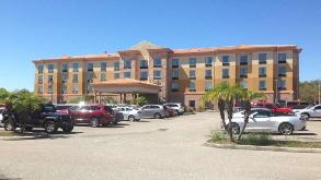 Country Inn & Suites by Radisson Port of Tampa Cruise Parking