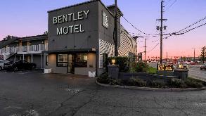 Bentley Motel - 401 W Edgar Rd Parking