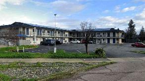 Rodeway inn I-5 - 20 Williams Ave Parking