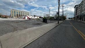 (M) WHITE LOT