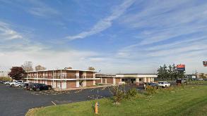 Econo Lodge - 2000 Holly Rd