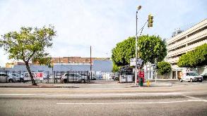 Photo of 1301 South Broadway garage spot, located 1.5 mi away from CA