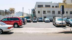 Photo of 601 E 9th St Parking spot, located 1.1 mi away from CA