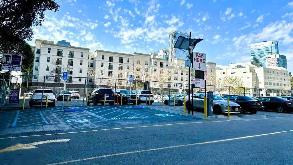Photo of 831 S Olive Street Parking spot, located 1.0 mi away from CA