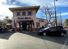 Ontario Mills 76- 4350 Mills Cir