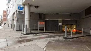 Photo of AT&T Forum Garage - 901 2nd Ave N - 904 2nd Ave S spot, located 0.5 mi from Near Loring Park Apartments in