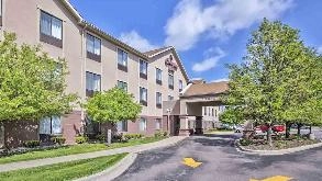 Hampton Inn Detroit/Belleville DTW Airport Parking