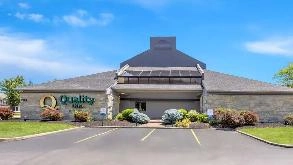 Find Parking Spot in Quality Inn CLE Airport Parking Garage