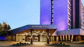 DoubleTree by Hilton Hotel Toronto (YYZ) West Airport Parking