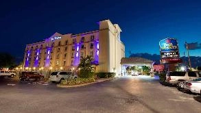 Best Western Inn & Suites MCO Airport parking