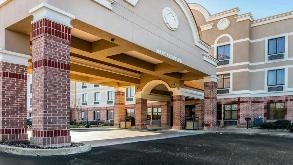 Find Parking Spot in Comfort Inn & Suites Memphis Airport  Parking Garage