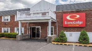 Find Parking Spot in EconoLodge BDL Airport  Parking Garage