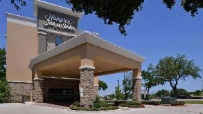 Find Parking Spot in Hampton Inn and Suites Dallas Market Center DAL Airport  (No Shuttle) Parking Garage