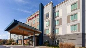 Hampton Inn BNA Century Place Airport Parking