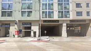Photo of 1600 Vine St City Parking spot, located 2.0 mi from Near 1557 Argyle Avenue in