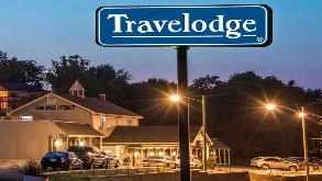 Find Parking Spot in Travelodge by Wyndham MCI Airport  Parking Garage