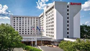 Crescent Hotel LGA Airport Parking