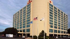 Find Parking Spot in Marriott Hotel Southern Hills TUL Airport Parking Garage