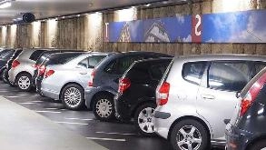 Photo of 5350 PARK DORAL City Parking spot, located 1.5 mi from Near Venezuelan Restaurant KONUCO in Miami