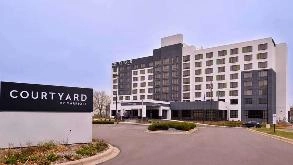 Courtyard by Marriott Edina MSP Airport Parking