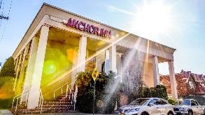 Anchor Inn LGA Airport Parking