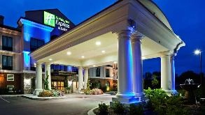 Holiday Inn Express & Suites BNA Airport Parking