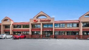 Howard Johnson by Wyndham BOS Airport Parking