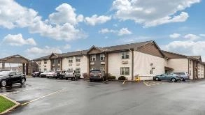 Find Parking Spot in Econolodge MKE Airport  Parking Garage