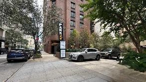 Photo of 80 W 61st St - 45 W 60th St Garage spot, located 4.0 mi from Near Metropolitan Opera in
