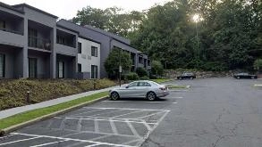 Find Parking Spot in Courtyard by Marriott HPN Airport  (No Shuttle) Parking Garage