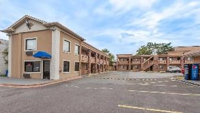 Find Parking Spot in Travelodge South Hackensack TEB Airport Parking Garage