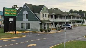 Find Parking Spot in Highlander Motor Inn ACY Airport  Parking Garage