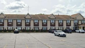 Photo of 1598 Mall Dr Parking spot, located 3.1 mi from Benton Harbor