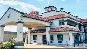 Island Suites HOU Airport Parking