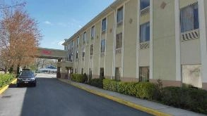 Photo of 202 E White Horse Pike Parking spot, located 3.2 mi from Galloway