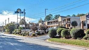Days Inn by Wyndham College Park Airport Best Road ATL