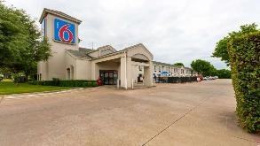 Photo of Motel 6_10921 Estate Lane Parking spot, located 4.1 mi from Near Downtown Garland in