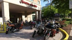 Find Parking Spot in Hampton Inn & Suites Reagan National Airport Parking Garage