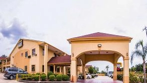 Downtowner Inns & Suites HOU Airport Parking