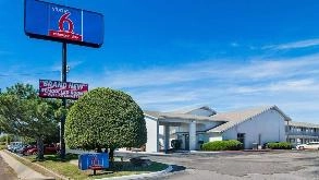 Photo of Studio Inn_4601 SW 3rd St Parking spot, located 0.5 mi from Near 4301 Highline Boulevard in